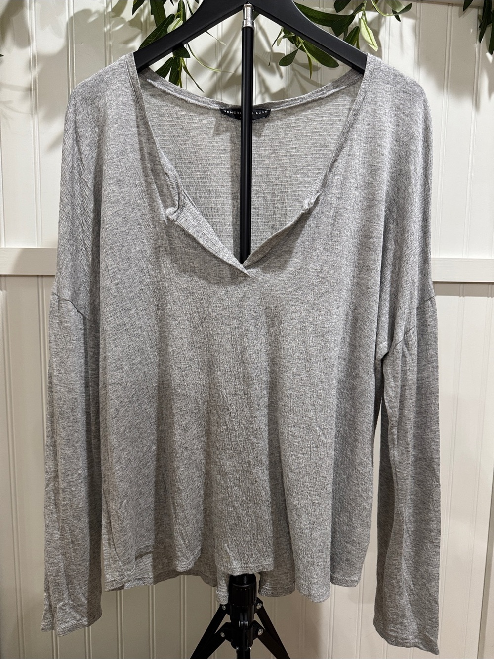 #537 GENERATION LOVE Heather Gray V-Neck Long Sleeve Top SOFT